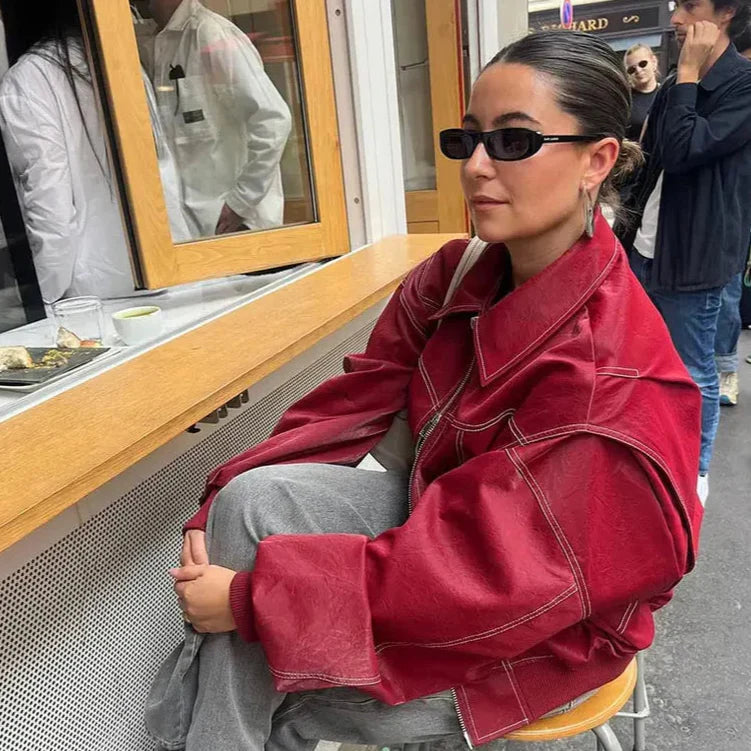 Übergroße rote Übergangsjacke mit Reißverschluss und umgelegtem Kragen