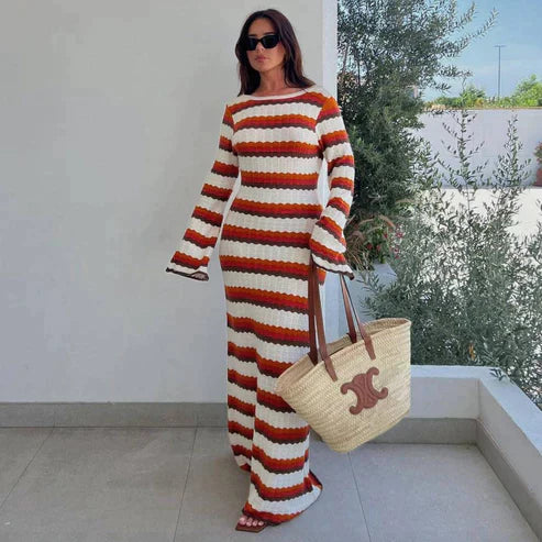 Isabelle Moreau® | Gestreiftes Maxikleid mit gestricktem Rückenausschnitt