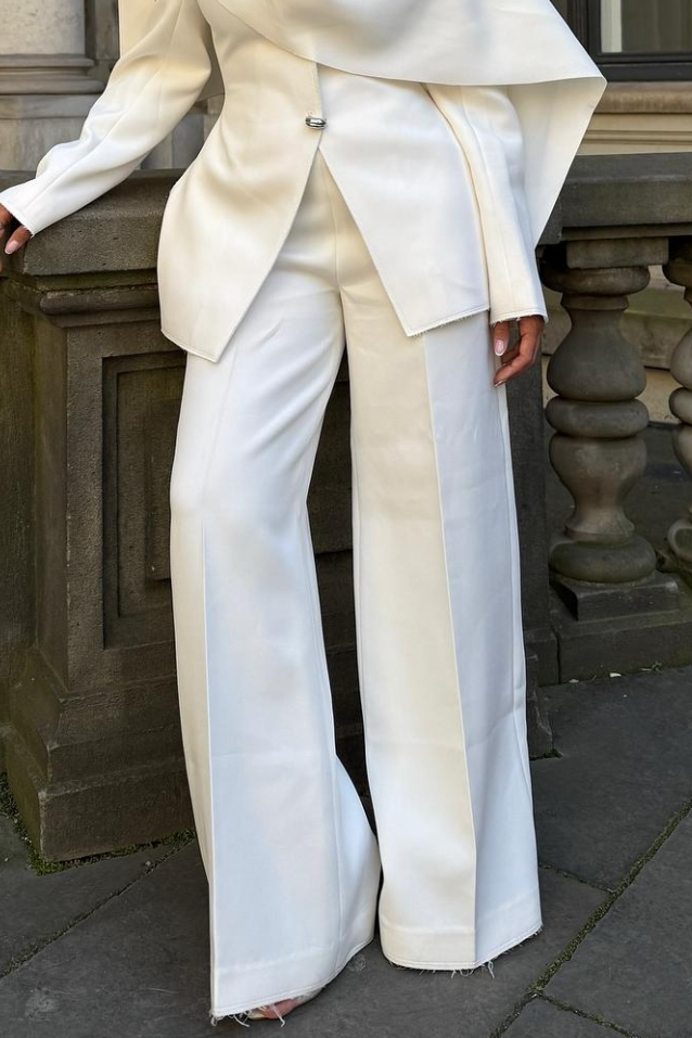 Schickes Cape-Blazer- und Weitbein-Hosen-Set