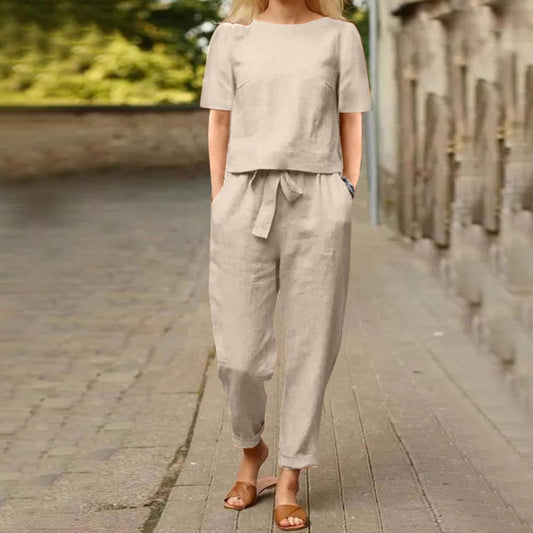 Zweiteiliger Damen Sommer-Anzug mit Schleifen aus atmungsaktivem Stoff