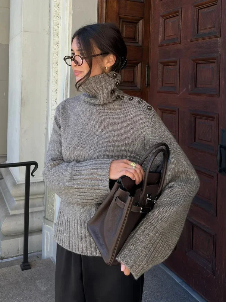 Gemütlicher Pullover mit Knopfleiste und locker sitzendem Rollkragen