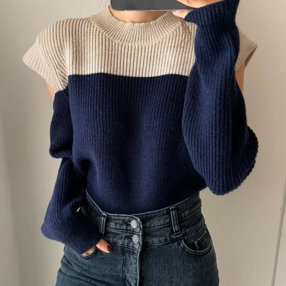 Zweifarbiger Strickpullover mit ausgeschnittenen Ärmeln