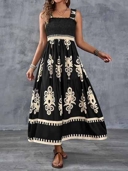 Maxikleid mit geometrischem Muster und Smokdetail