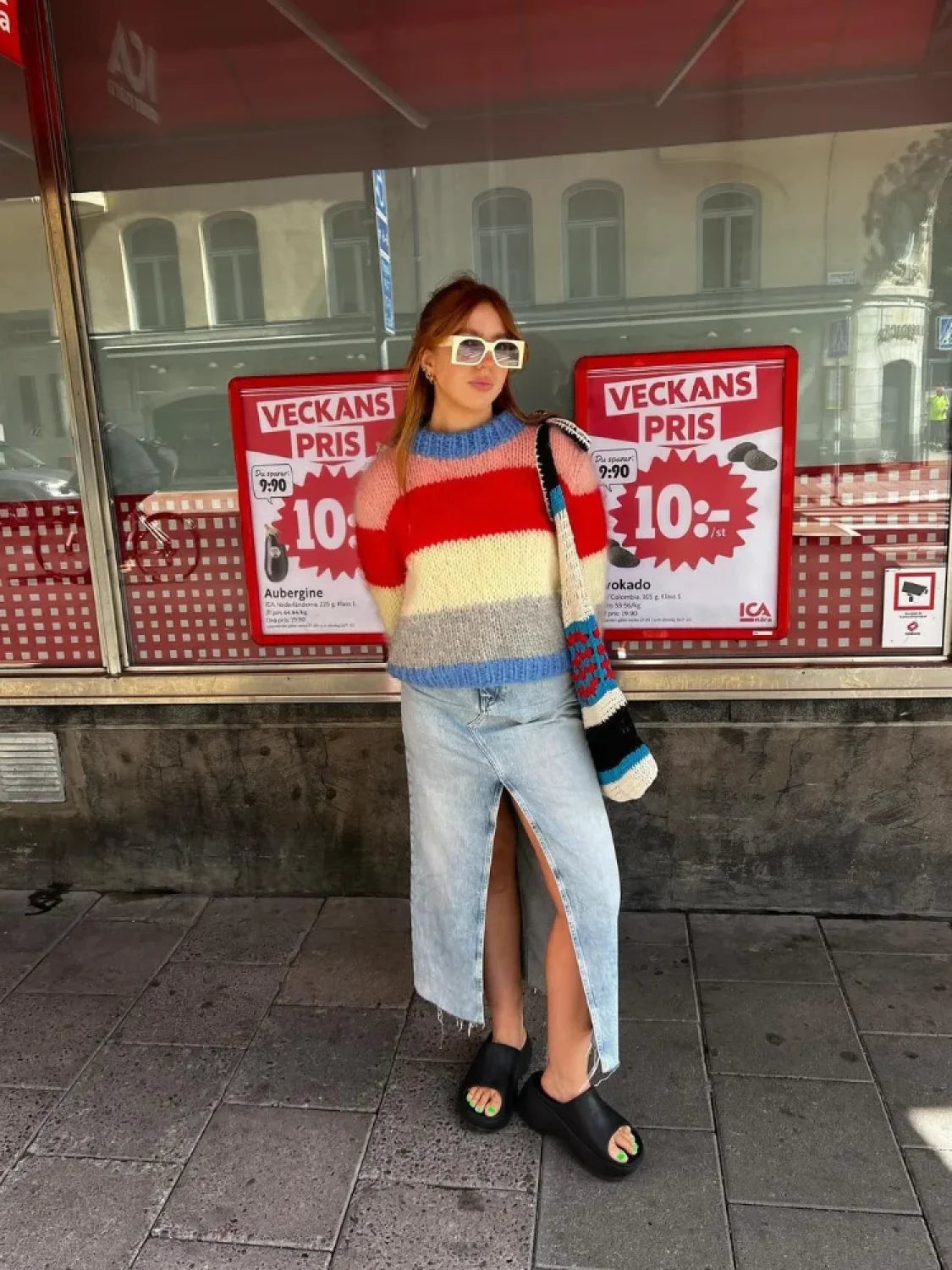 Bunter gestreifter Strickpullover für lässig-elegante Looks