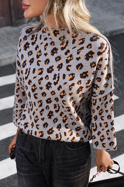 Gemütlicher Strickpullover mit Leopardenmuster und lockerem Rollkragen