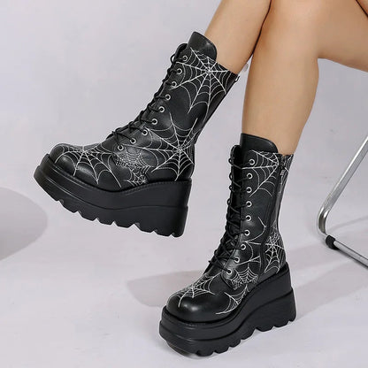 Gothic klobige Plateau-Mid-Calf-Stiefel mit Spinnennetz-Detail