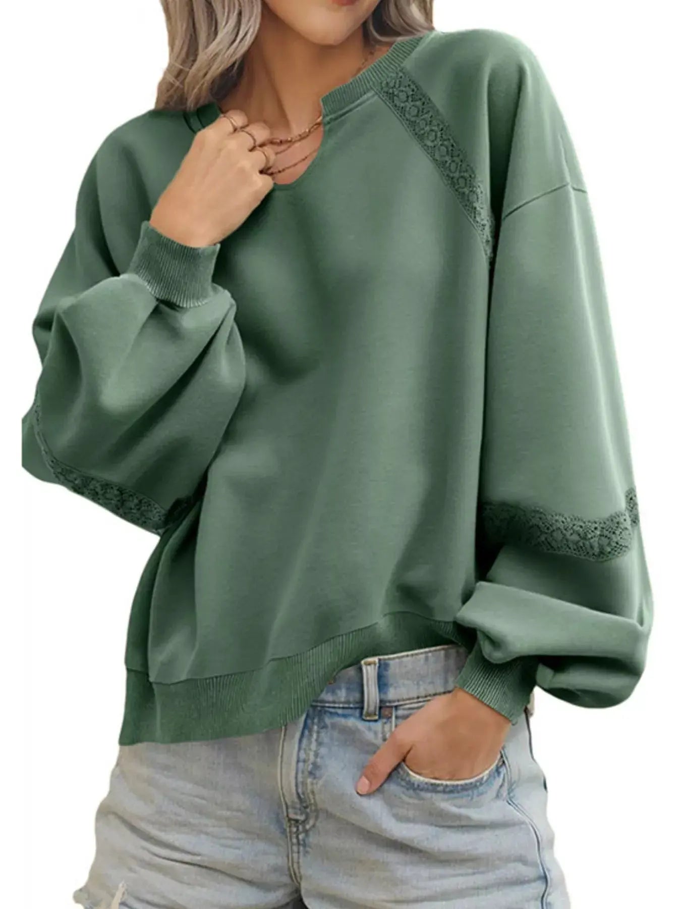 Gemütliches Sweatshirt mit Spitzenbesatz für lässig schicke Looks