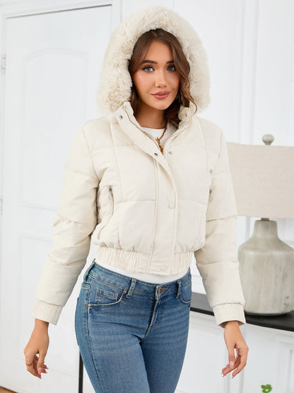 Gemütliche wattierte Winterjacke mit Fellkapuze und Taschen