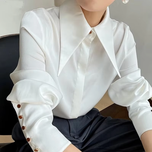 Damen Bluse aus einfarbigem Satin mit langen Ärmeln und modernem Kragen