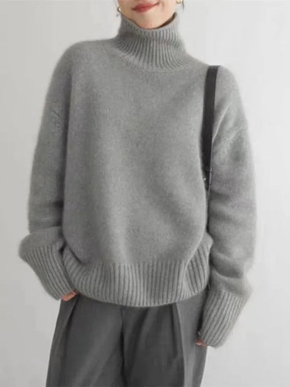Gemütlicher weicher Strickpullover mit Rollkragen für den Herbst