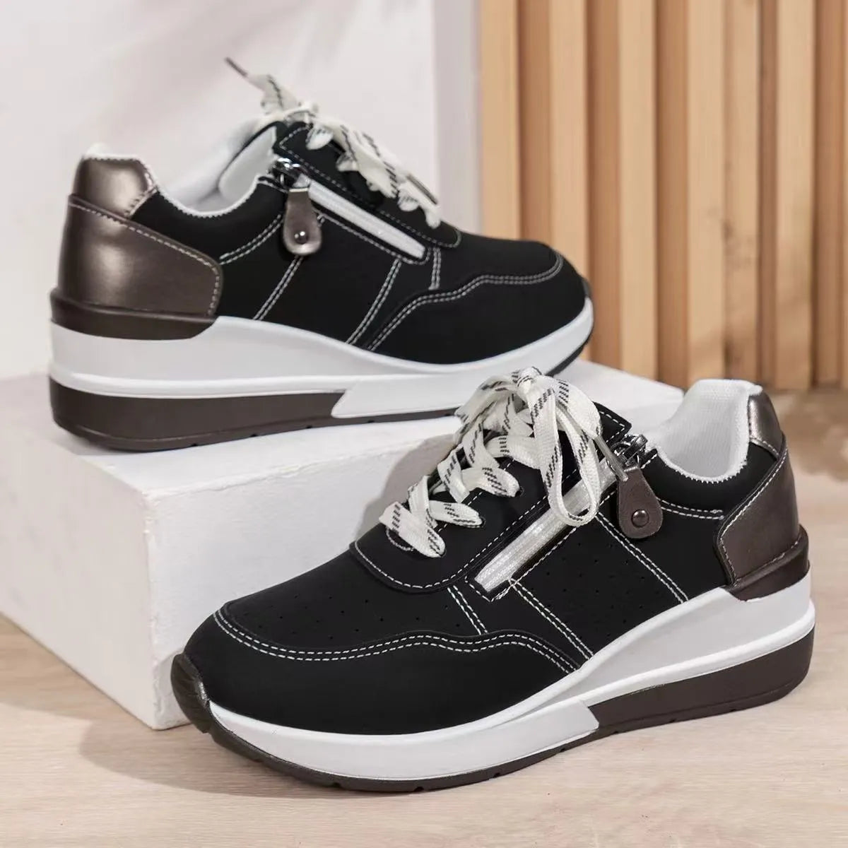 Bequeme orthopädische Seitenschuh-Sneaker mit dicker Sohle
