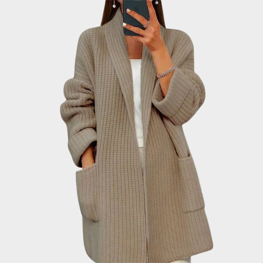Gemütlicher gestrickter Wollstrickjacke-Pullover