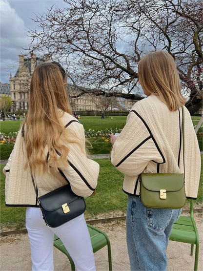 Bequeme Übergangs-Damenjacke mit Knopfdetaillierung