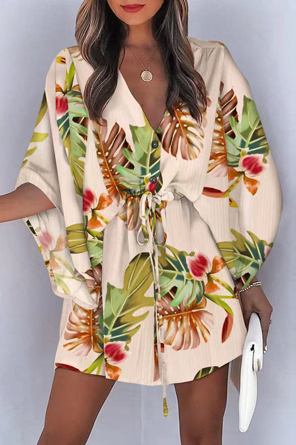 Dynamisches Love Kleid mit Fledermausärmeln und Druckmuster