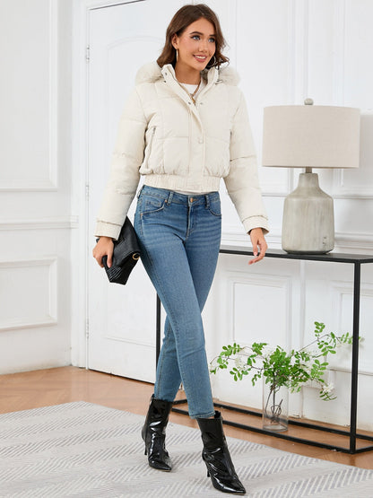 Gemütliche wattierte Winterjacke mit Fellkapuze und Taschen