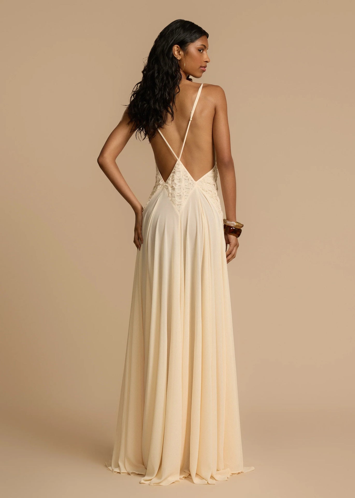 Weißes Maxikleid mit tiefem V-Ausschnitt und Spitze, luftig, für den Urlaub, Cami-Kleid