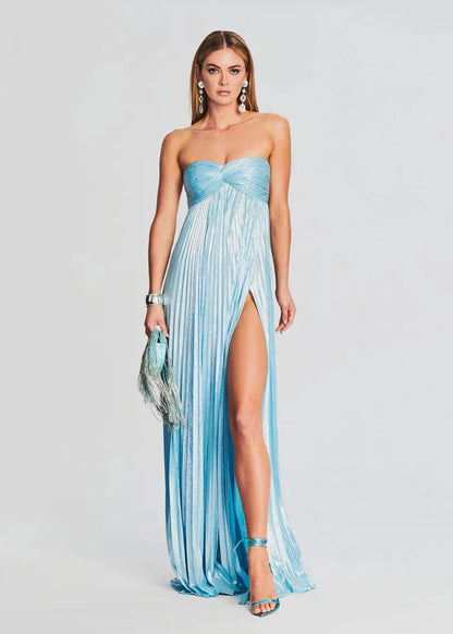 Himmelblaues trägerloses Kleid für Hochzeitsgäste