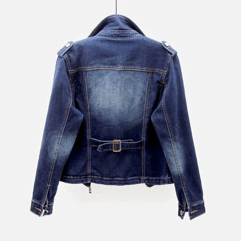 Klassische Jeansjacke mit zeitlosem Fusion-Stil