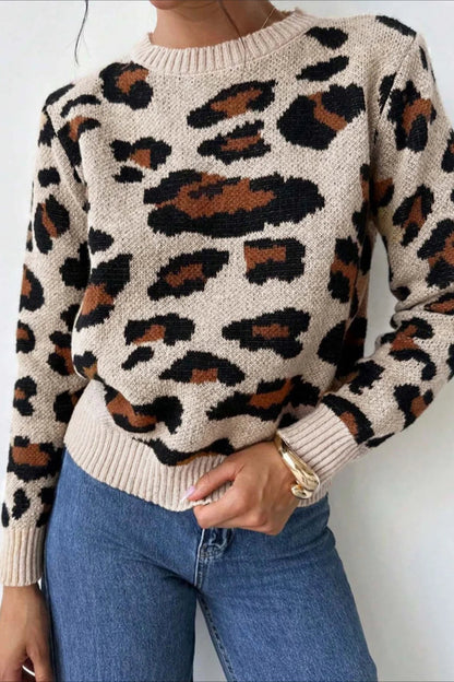 Schicker Pullover mit Leopardenmuster und Farbakzenten im Colorblock-Stil