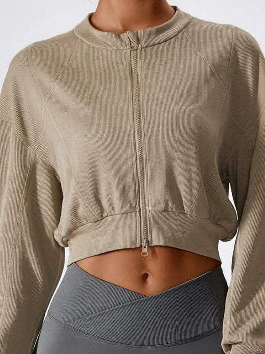 Gemütliches geripptes Cropped Sweatshirt mit Reißverschluss