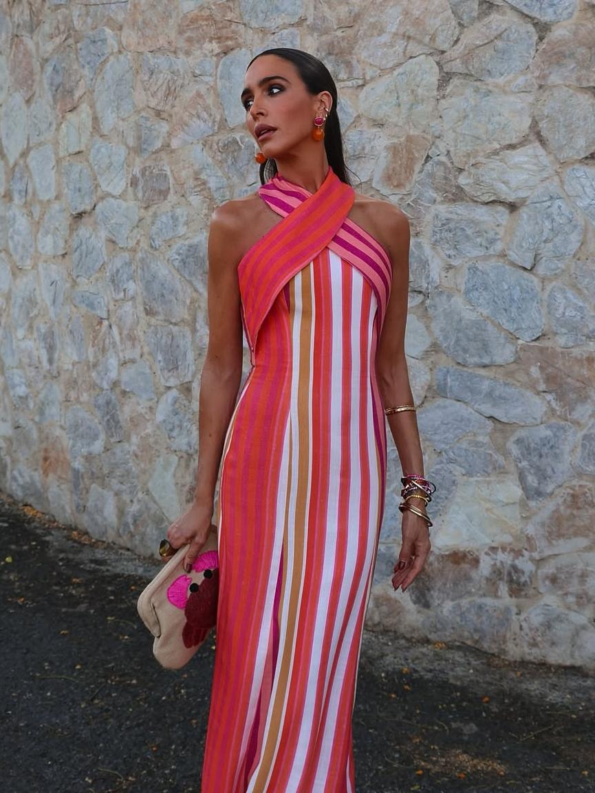 Sommerkleid mit Kreuzhalfter und Streifenmuster im Sonnenuntergangsstil