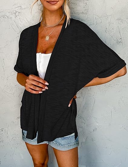 Stilvoller Strickcardigan mit kurzen Ärmeln und offenem Schnittdesign