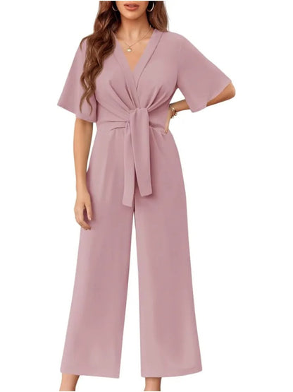 Schicker Jumpsuit mit weitem Bein, vorderer Schleife und kurzen Ärmeln
