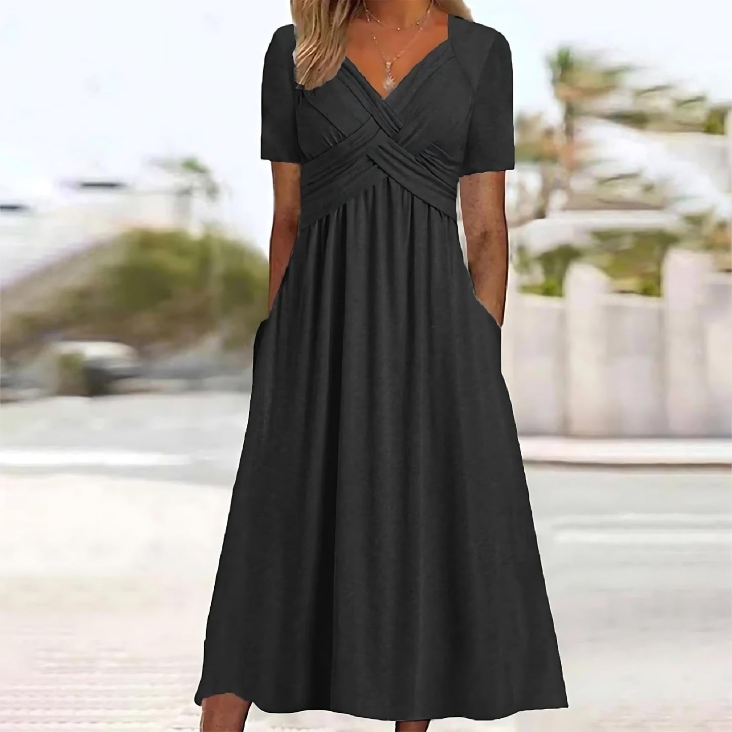 Stilvolles schmeichelhaftes Kleid für Damen