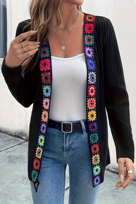 Boho Strickcardigan mit Blumenrand und langen Ärmeln