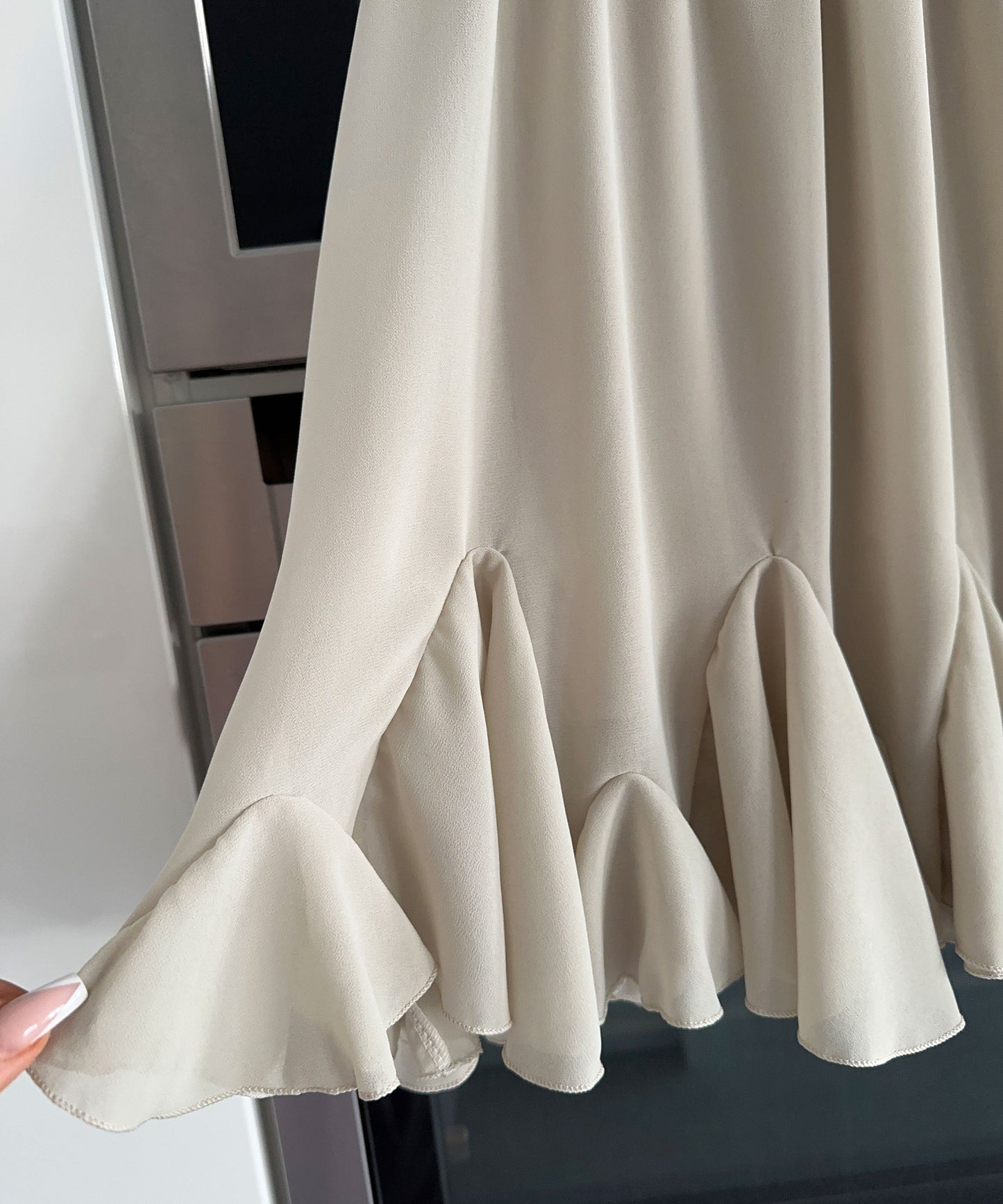Schickes Beige im Rocker-Stil Kleid