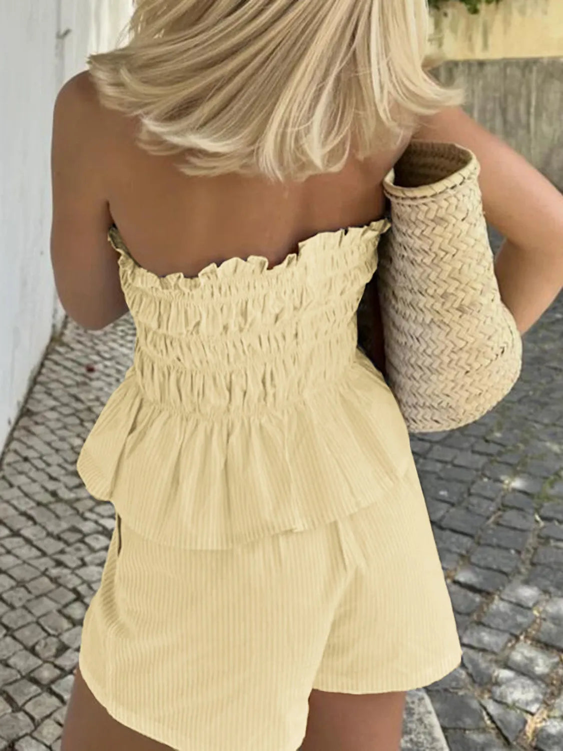 Gerafftes Bandeau-Top und hoch tailliertes Shorts-Set