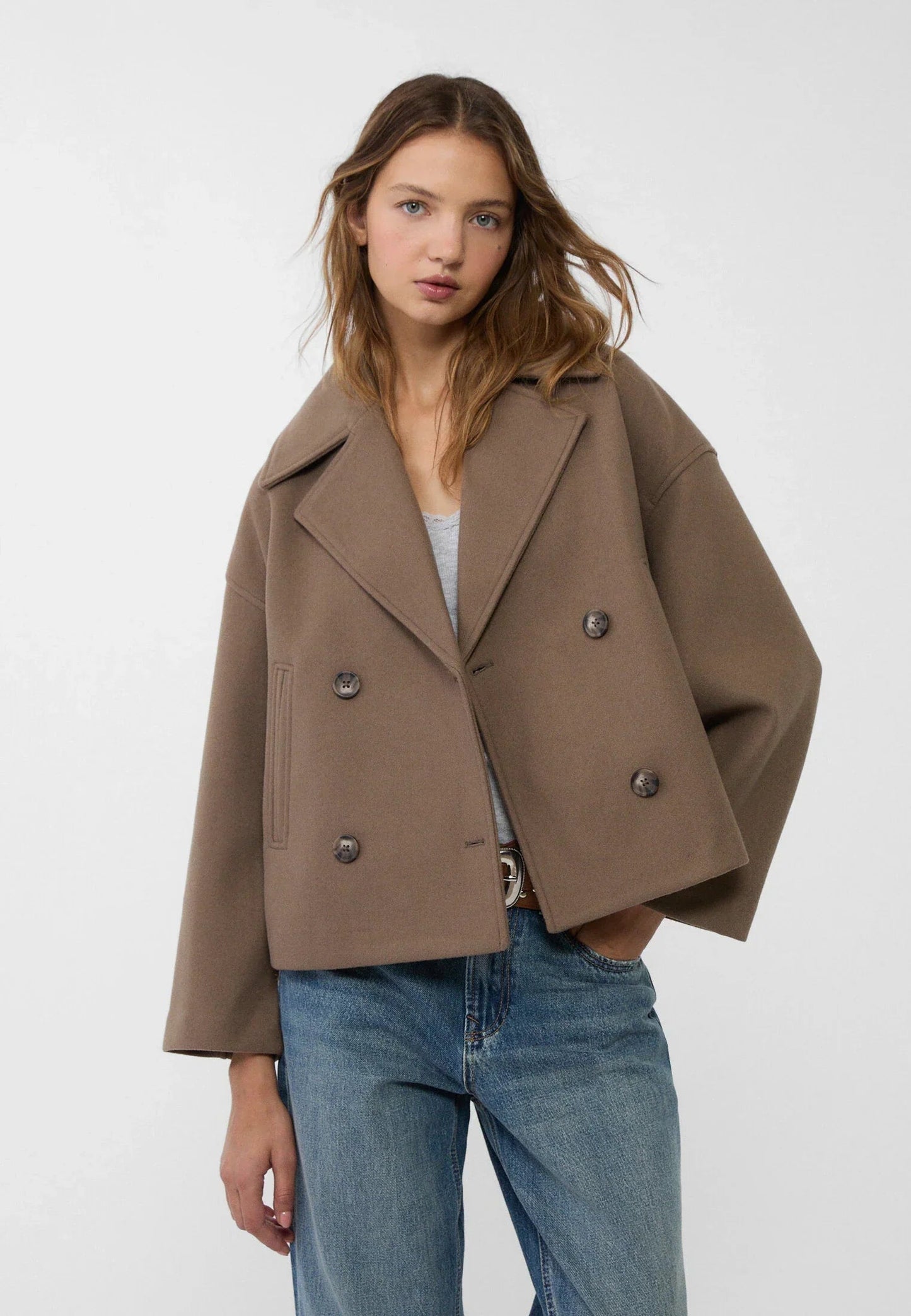 Schicke doppelt geknöpfte kurze Jacke