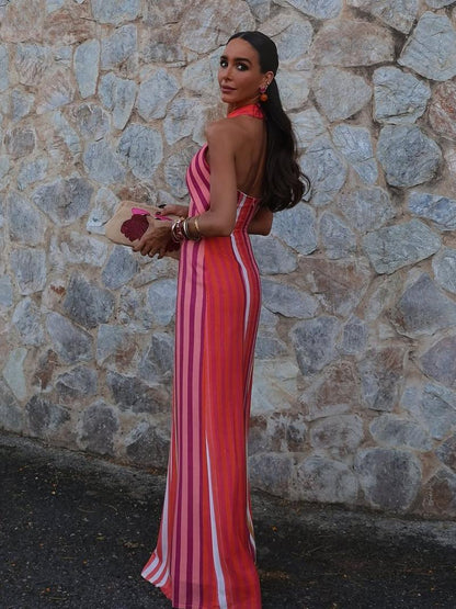 Sommerkleid mit Kreuzhalfter und Streifenmuster im Sonnenuntergangsstil