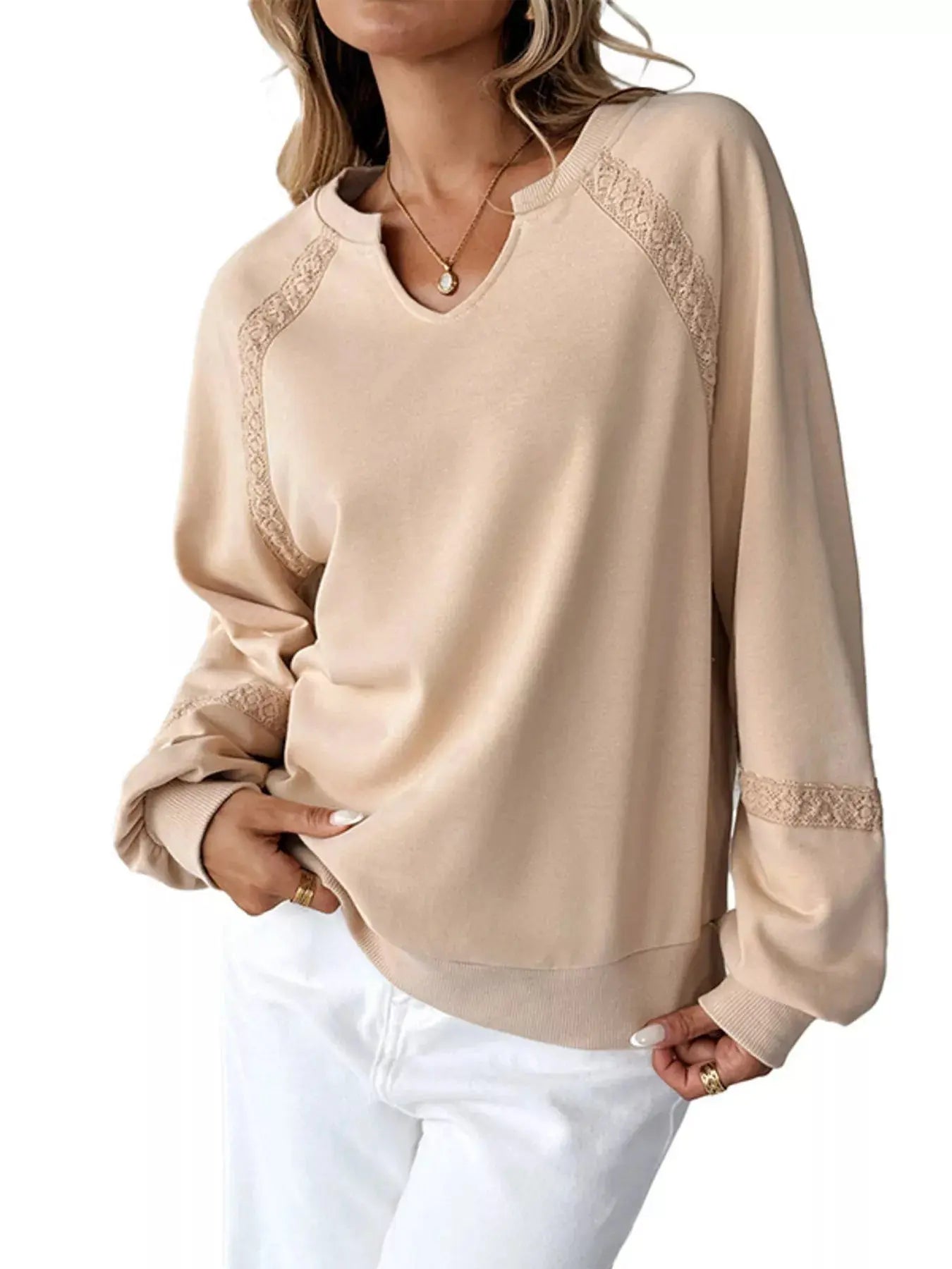 Gemütliches Sweatshirt mit Spitzenbesatz für lässig schicke Looks