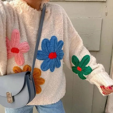 Eleganter Floralstrickpullover für gemütlichen Saisonstil