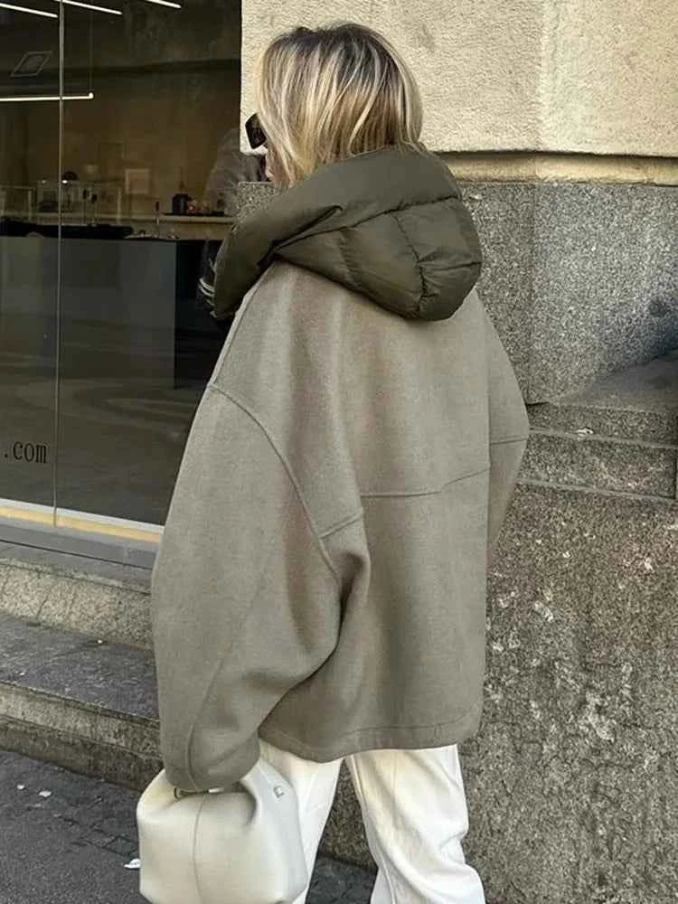 Gemütliche Übergröße Steppjacke mit Kapuze