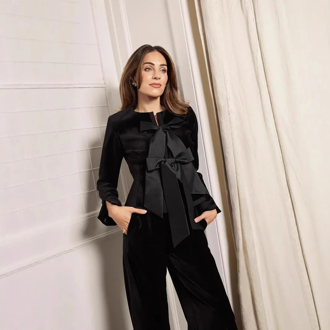 Samtjacke mit Schleifendetail und Taillierung aus maßgeschneidertem Taffeta