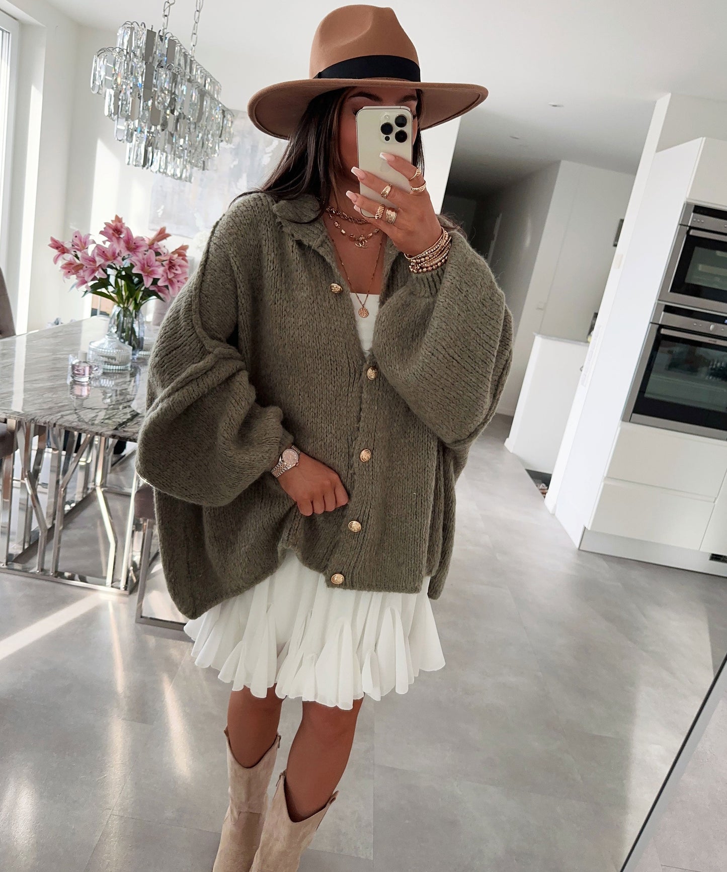 Gemütlicher übergroßer Strickcardigan in sanftem Khaki