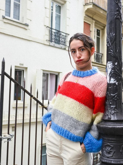 Bunter gestreifter Strickpullover für lässig-elegante Looks