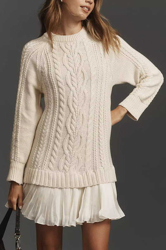 Strickpullover-Kleid mit Plisseefalten am Chiffon-Saum
