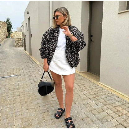 Moderne elegante leichte Damenjacke