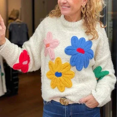 Eleganter Floralstrickpullover für gemütlichen Saisonstil