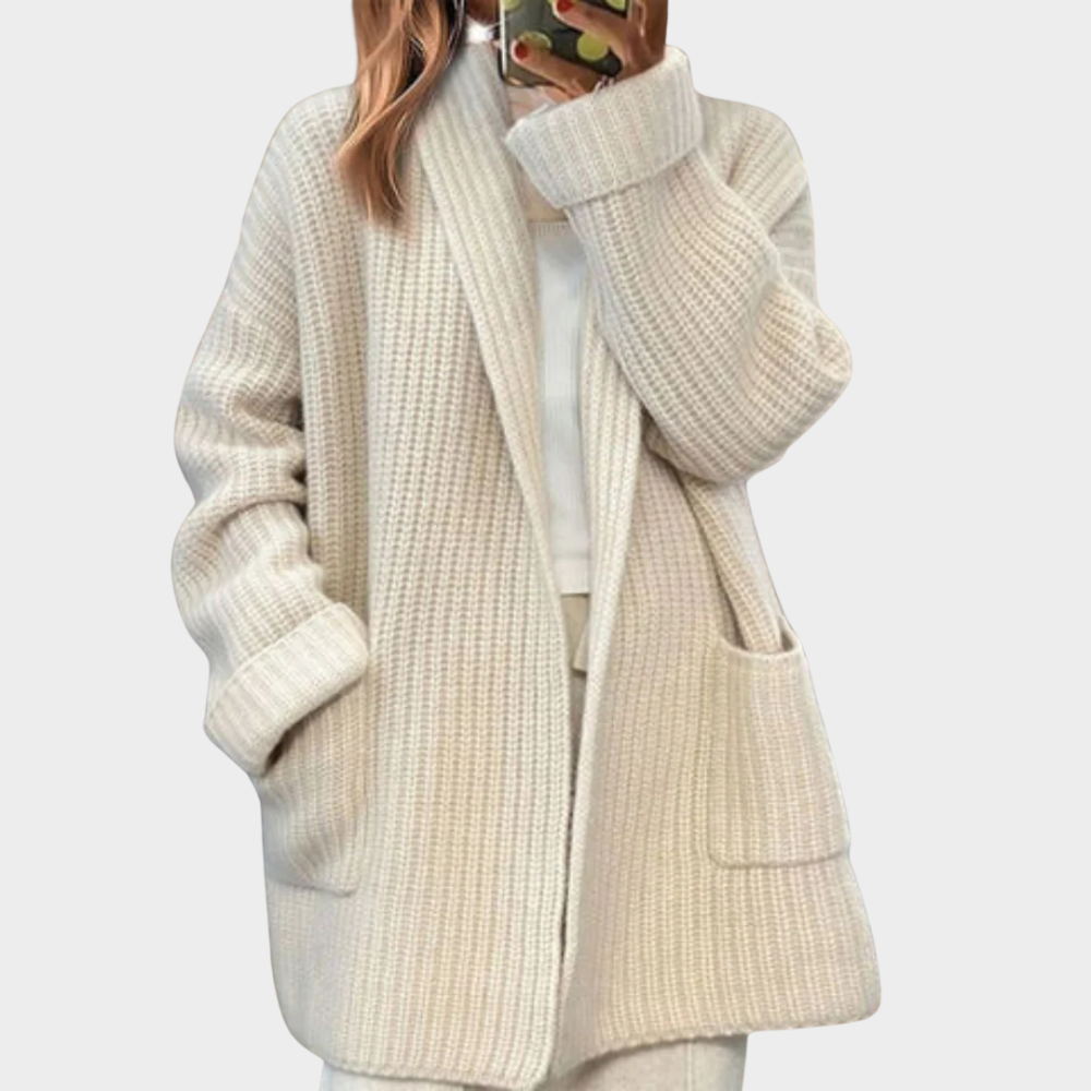 Gemütlicher gestrickter Wollstrickjacke-Pullover