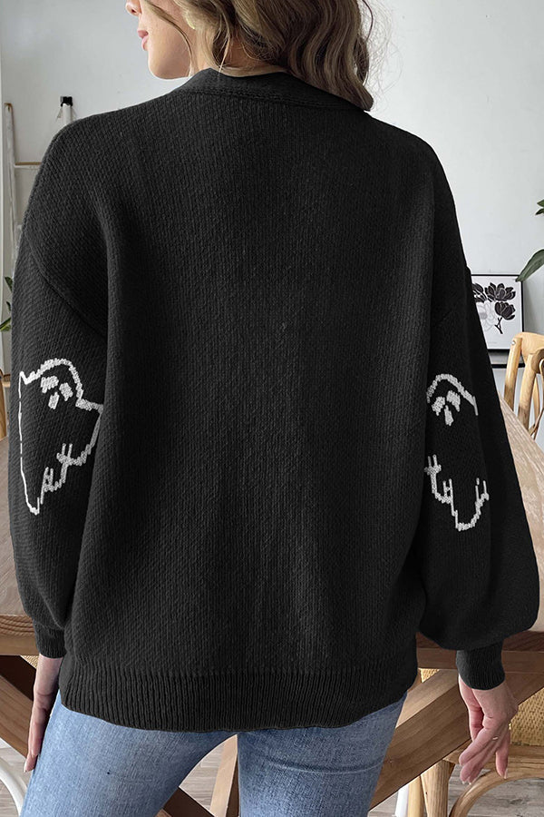 Gemütlicher gestrickter Halloween-Geister-Pullover mit Knopfleiste
