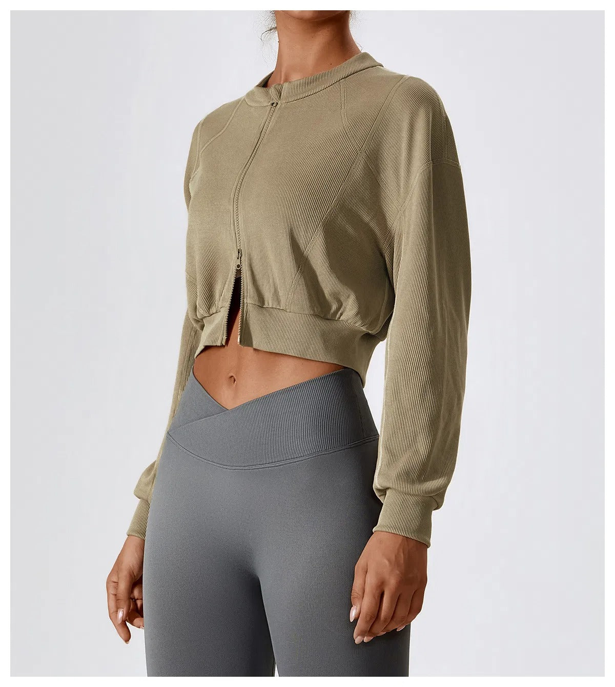 Gemütliches geripptes Cropped Sweatshirt mit Reißverschluss
