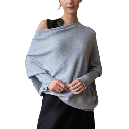 Gemütlicher übergroßer Strickpullover mit Carmenausschnitt