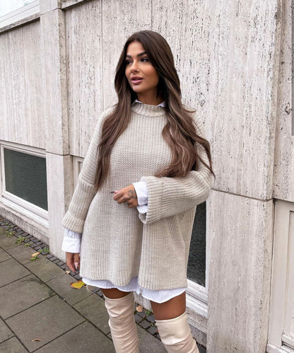 Gemütlicher übergroßer Strickpullover in sanftem Beige