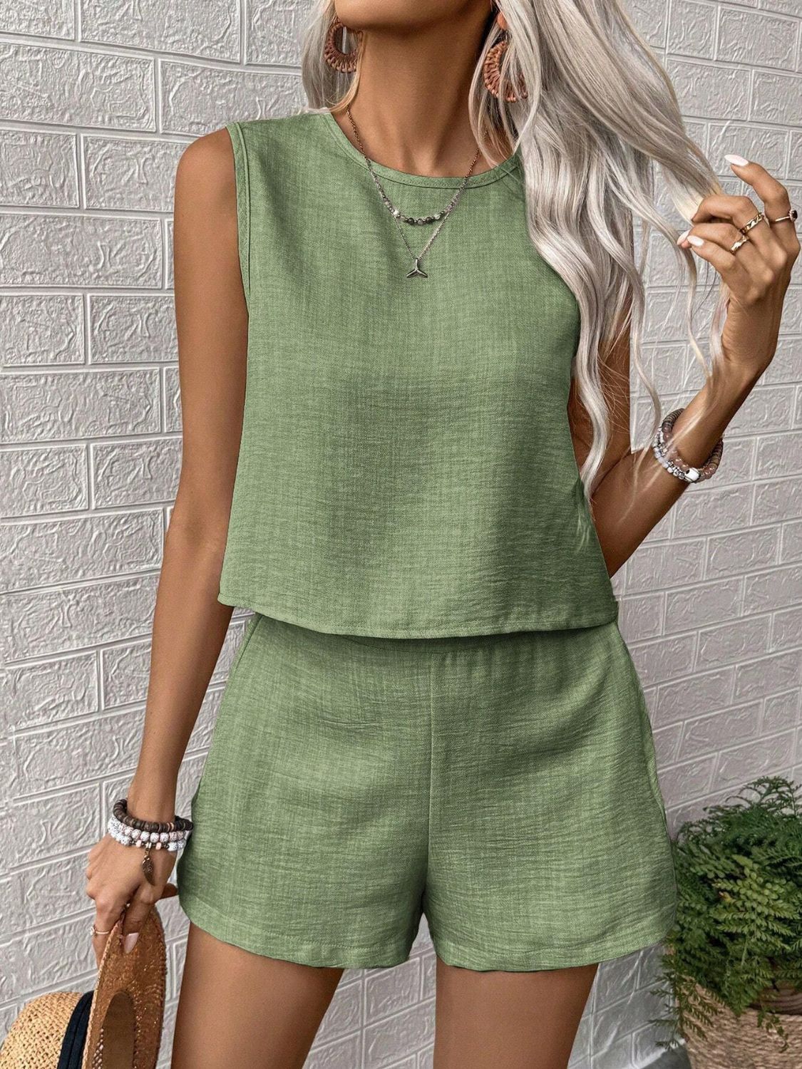 Oli® | Damen Ärmelloses Oberteil mit Rundhalsausschnitt und Shorts Set