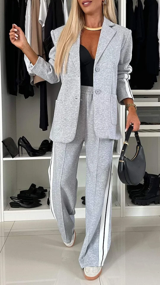 Maßgeschneiderter Blazer und Hose für mühelosen schicken Stil