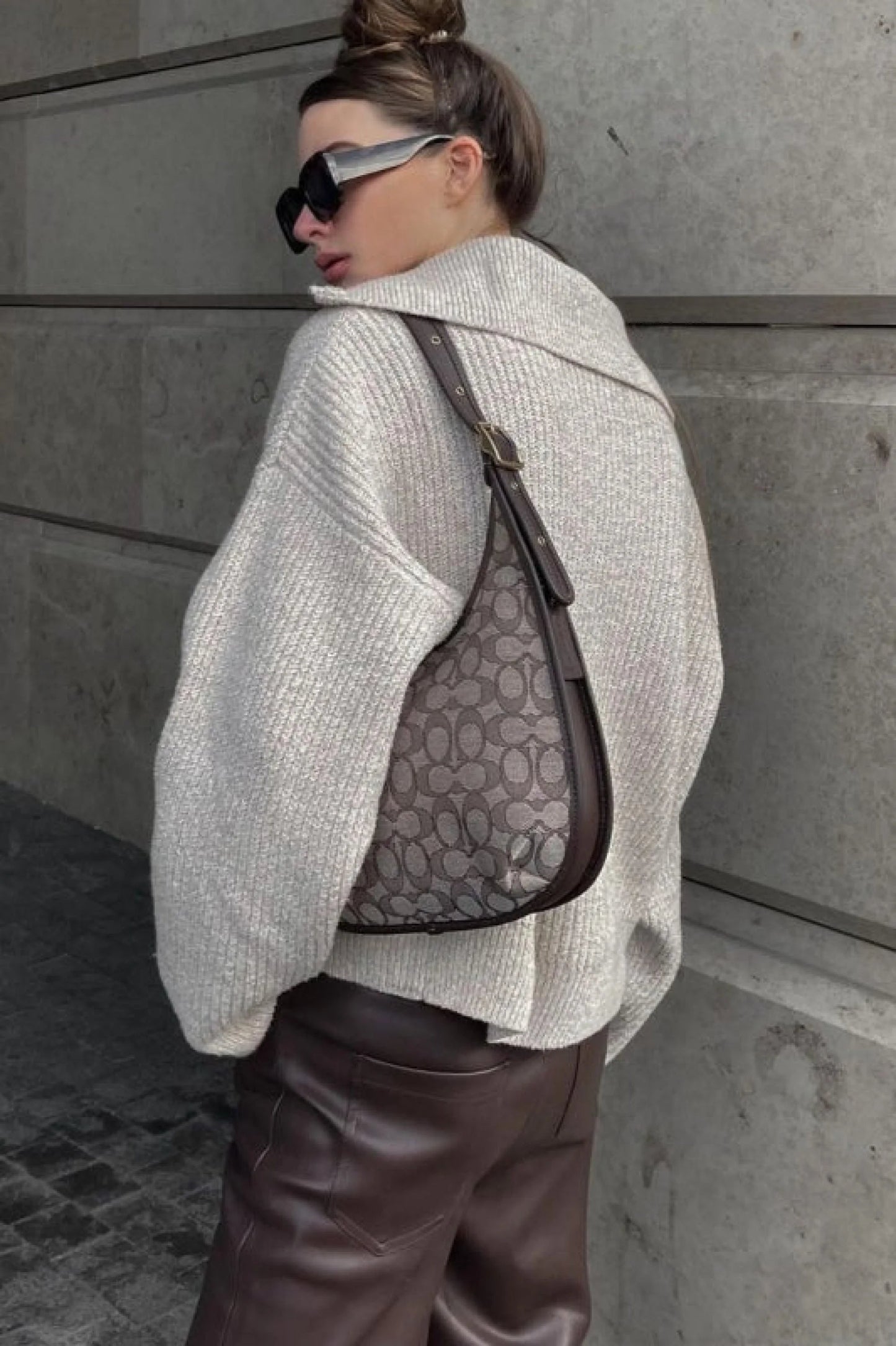 Lässiger Grobstrick-Pullover mit V-Ausschnitt